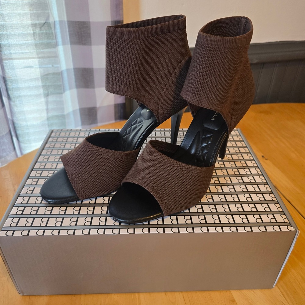 NewBella Brown Knit Open Toe Heels Women's Size 7 Stretch Sock Bootie Sandals